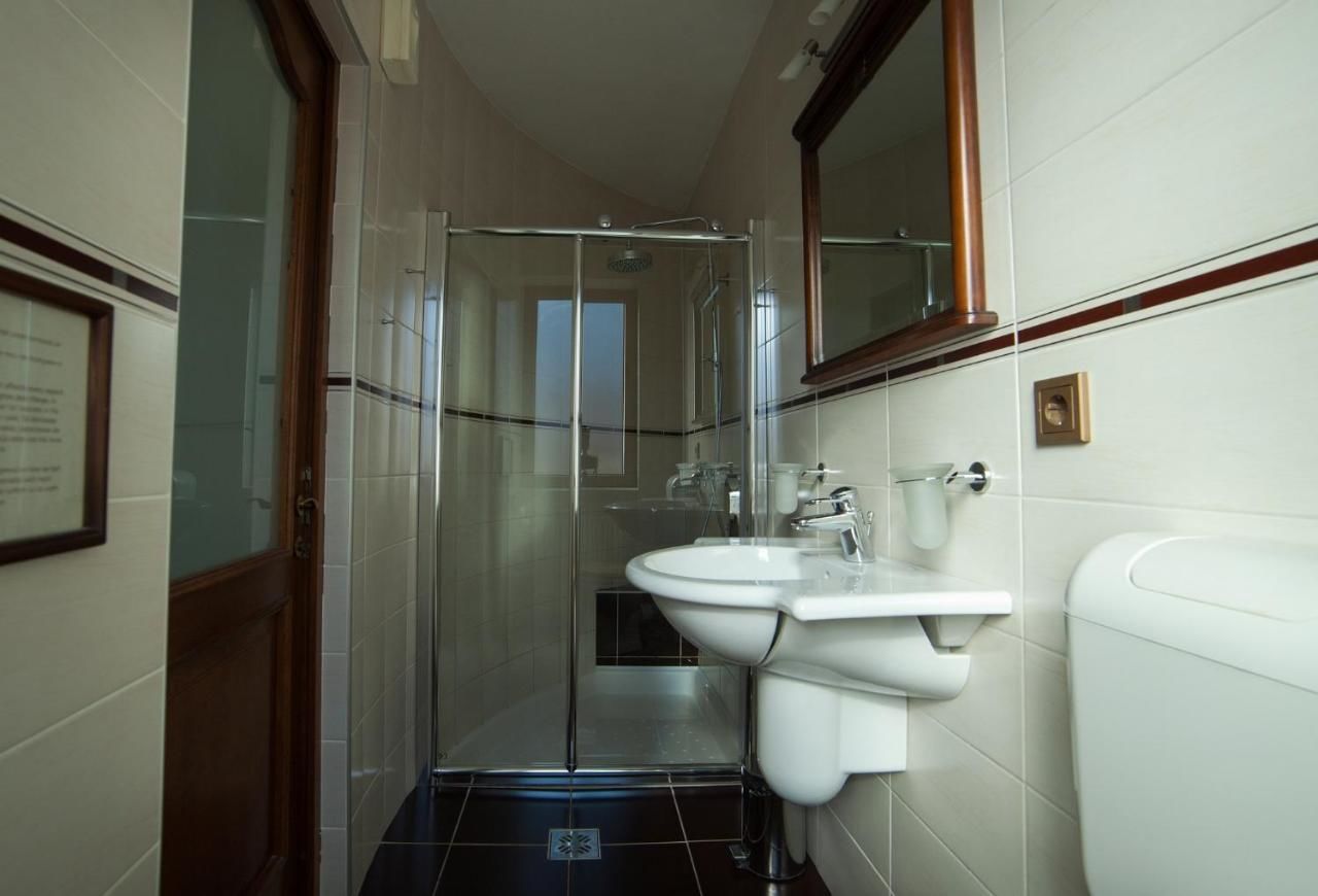 Отель Pension Brasovu Vechi Брашов-7