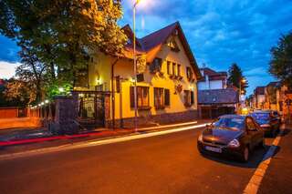 Отель Pension Brasovu Vechi Брашов-1