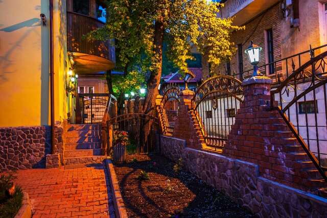 Отель Pension Brasovu Vechi Брашов-9