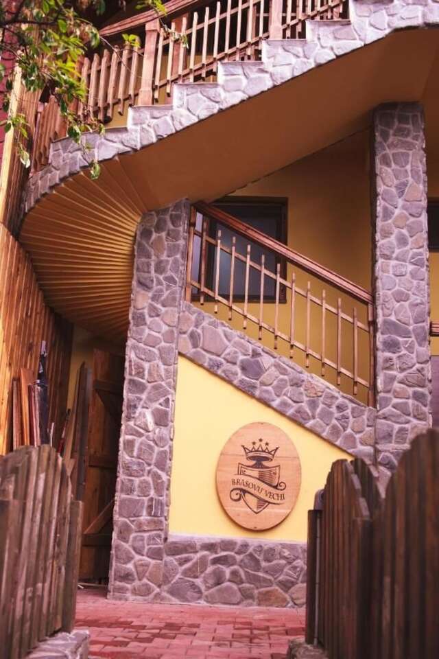 Отель Pension Brasovu Vechi Брашов-11